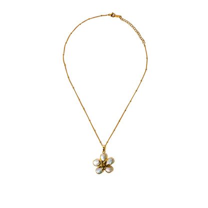 Daisy's Flower Pendant